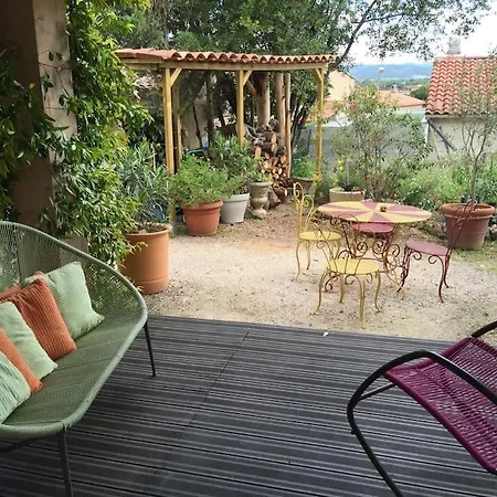 Un Jardin Pres De La Апартаменты Йер